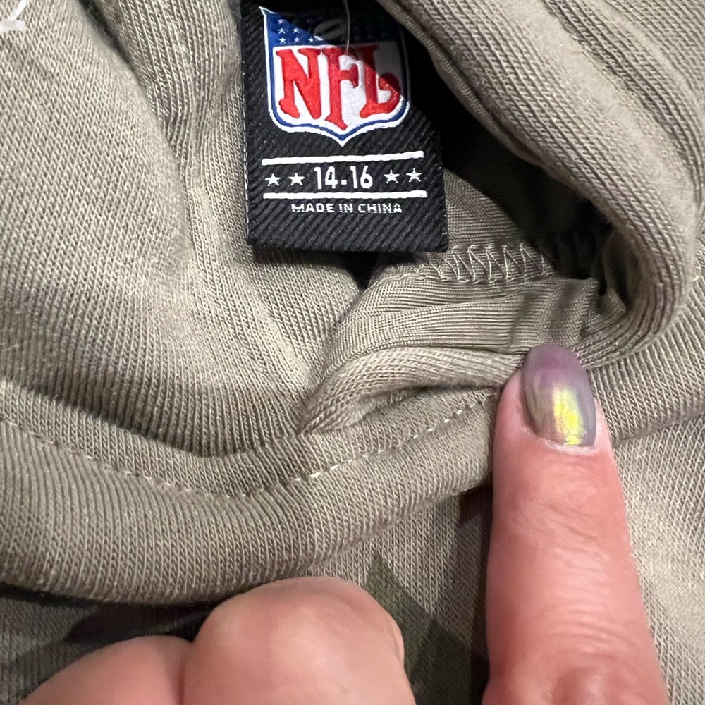 NFL sweatshirt nwt never worn